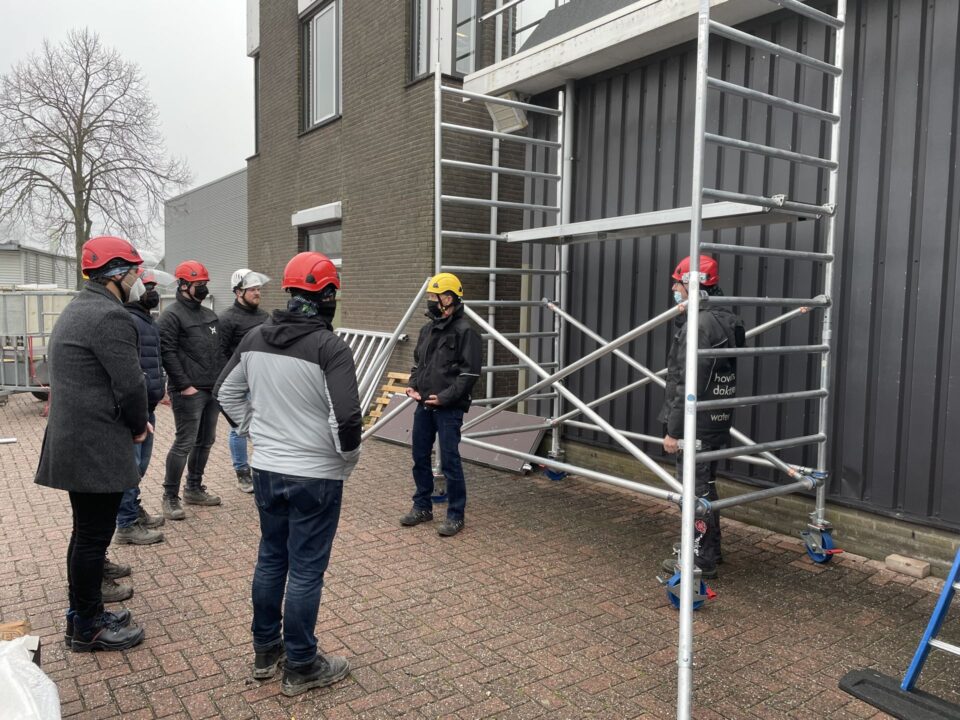 Veilig werken op hoogte met een rolsteiger